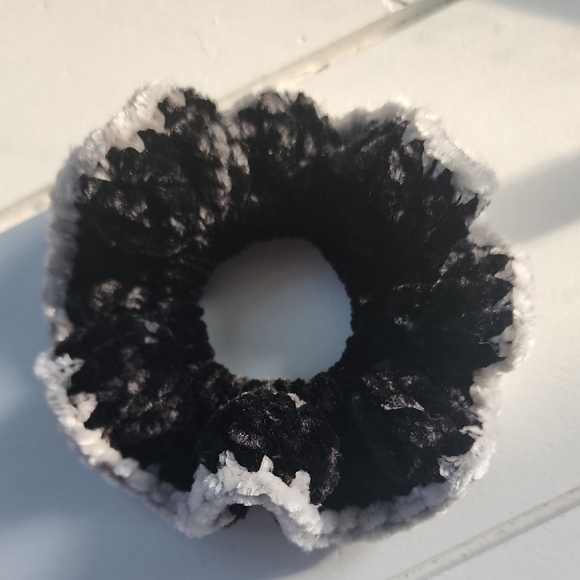 yarnovermarie Other - Grey/black Scrunchie